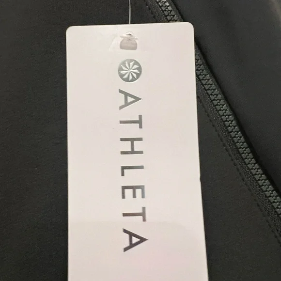 Athleta Headlands Hybrid Cargo Tight - Picture 2 of 8